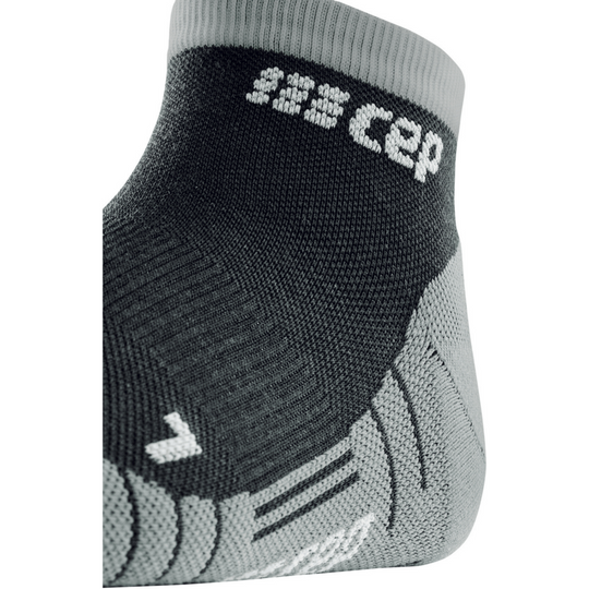 Calcetines de compresión de corte bajo de merino ligero de senderismo, hombres, gris piedra/gris, detalle del logo