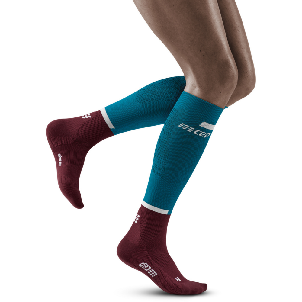 The run compression ψηλές κάλτσες 4.0, γυναικείες, βενζίνης/σκούρο κόκκινο