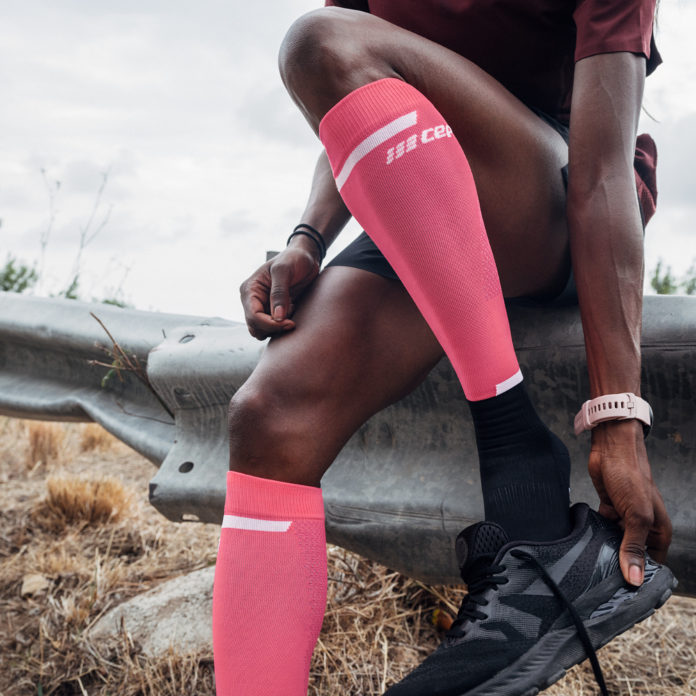 The run compresión calcetines altos 4.0, mujeres, rosa/negro, estilo de vida