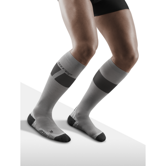 Ανδρικές Κάλτσες Συμπίεσης Υπερελαφριές Ψηλές, Γκρι/Σκούρο Γκρι, Μοντέλο Μπροστινής Όψης