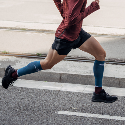 The Run Compression Tall Socks 4.0, Men, Petrol/Dark Red, Lifestyle 2