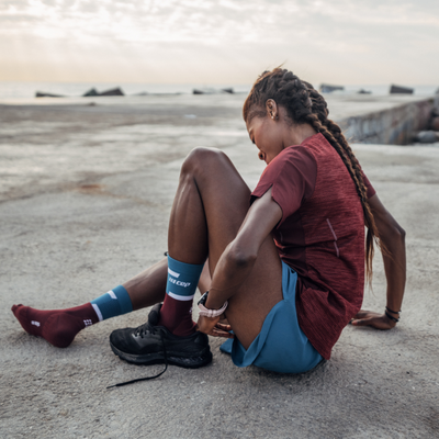 The Run Compression Mid Cut Socks 4.0, Women, Petrol/Dark Red, Lifestyle 2