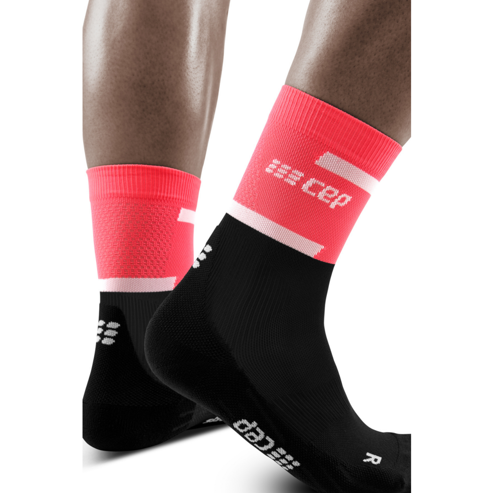 The Run Compression Mid Cut Socks 4.0, Men, Pink/Black, Front View