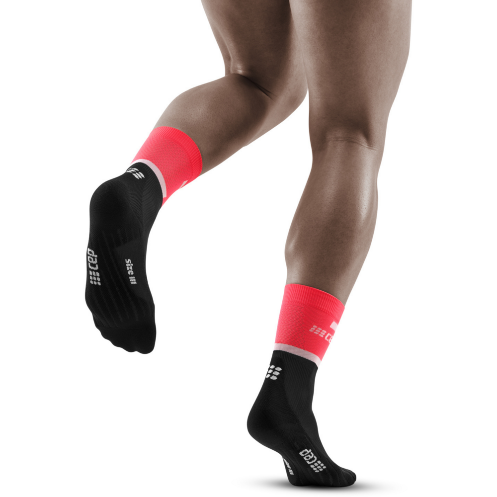 The Run Compression Mid Cut Socks 4.0, Men, Pink/Black, Back View Model
