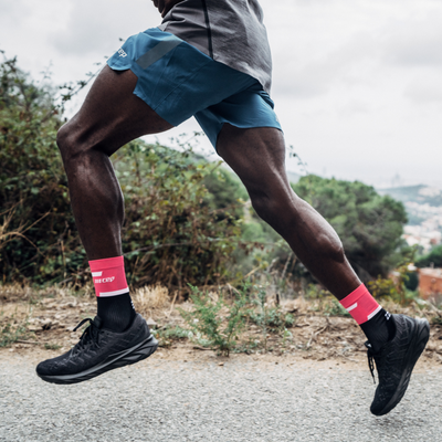 The Run Compression Mid Cut Socks 4.0, Men, Pink/Black, Lifestyle