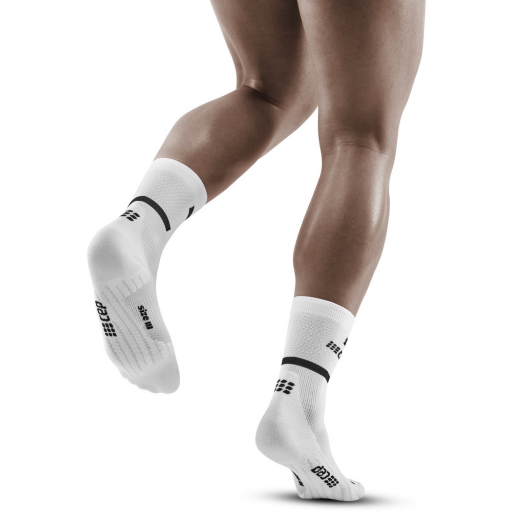 The Run Compression Mid Cut Socks 4.0, Men, White, Back View Model