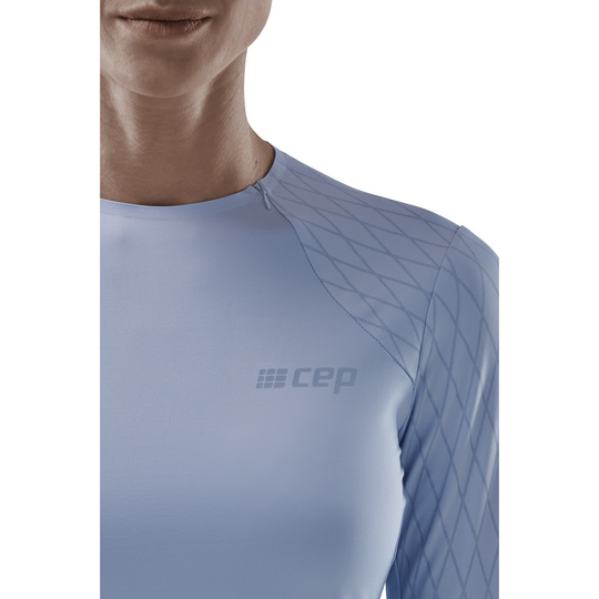 Camisa para clima frio, feminina, azul claro, detalhe de close-up