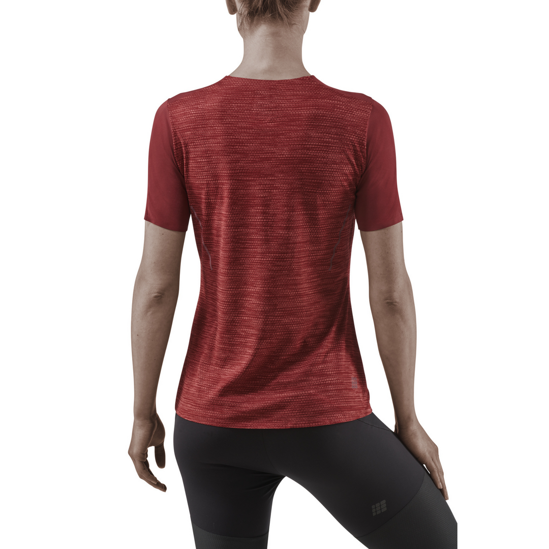 Camisa run manga curta, feminina, vermelho escuro, modelo com vista traseira