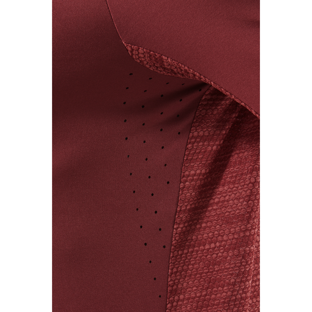 Camisa run manga curta, feminina, vermelho escuro, detalhe de tecido