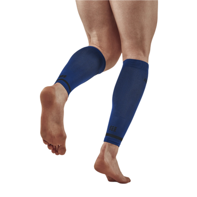 The Run Compression Calf Sleeves 4.0, Men, Blue, Back View Model