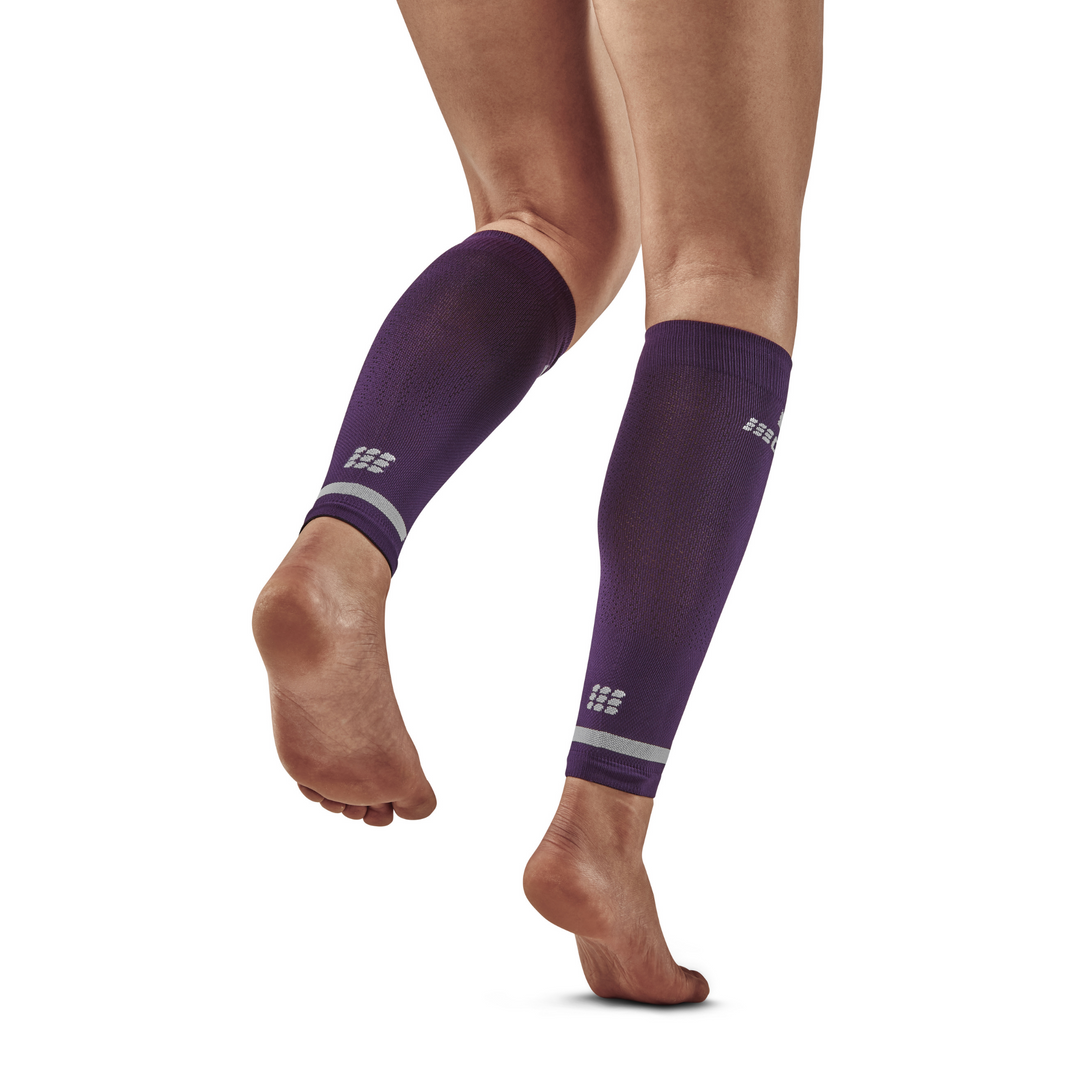 The Run Compression Calf Sleeves 4.0, Women, Violet, Back View Model