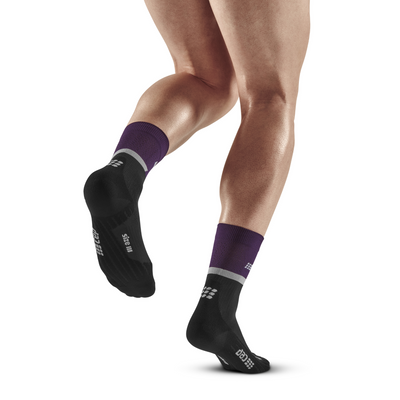 The Run Compression Mid Cut Socks 4.0, Men, Violet, Back View Model