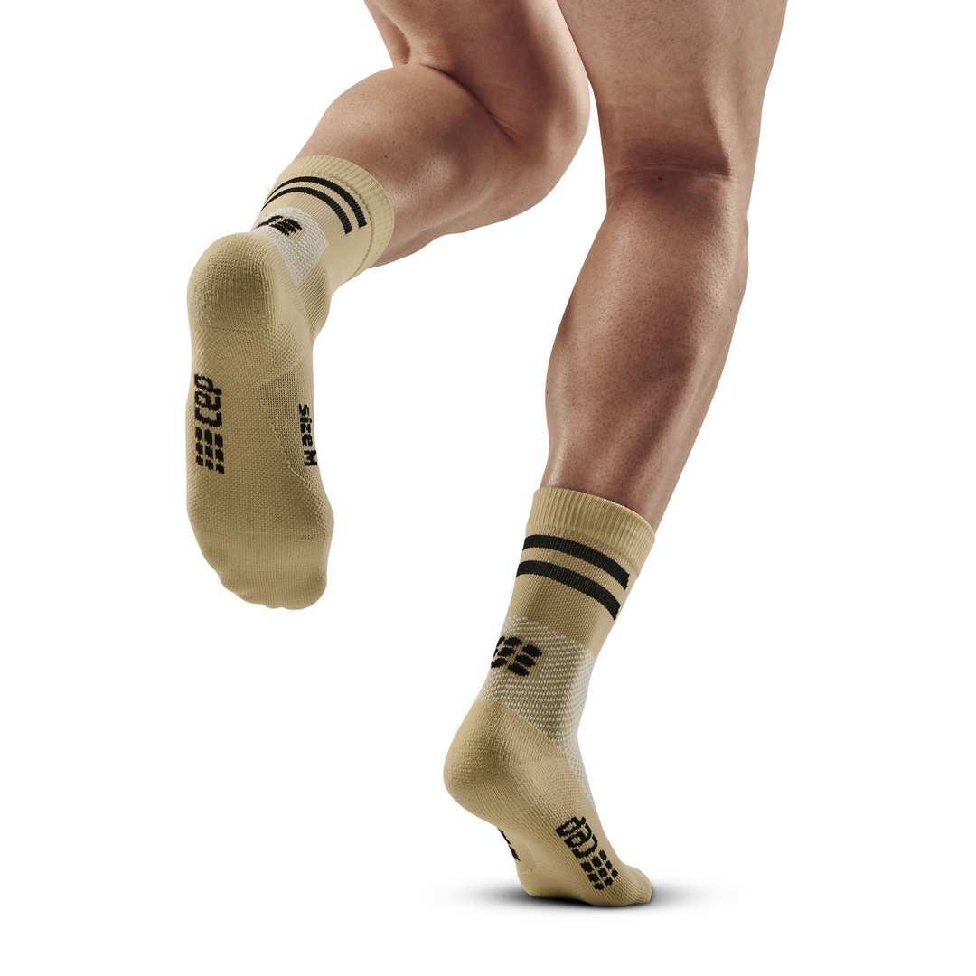 Calcetines de compresión de corte medio para entrenamiento, hombre, entrenamiento en arena, modelo vista hacia atrás
